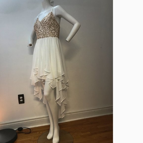 Le Chateau PLUS SIZE White Chiffon Gold Sequin  Asymmetrical Summer Prom dress - Picture 1 of 10